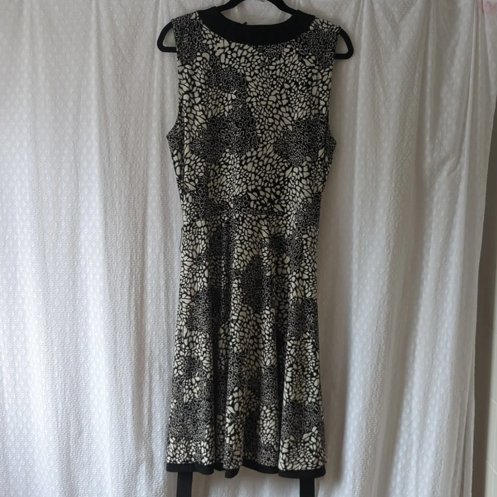 White House Black Market Reversible Sleeveless Faux Wrap Dress, Size 14 - Picture 7 of 7